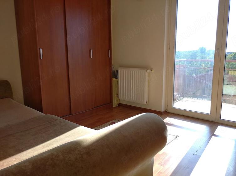 Apartament cu 3 camere decomandat în Aradului