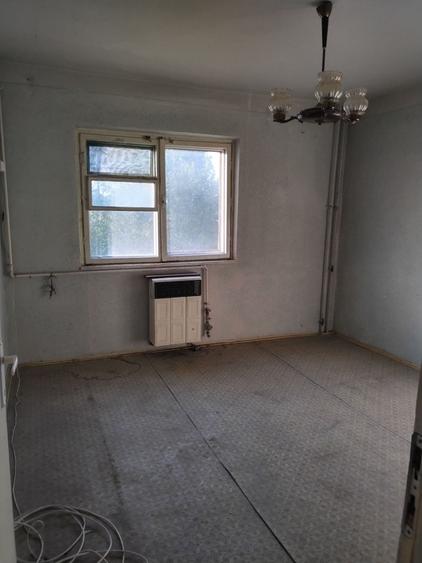 Apartament decomandat cu 2 camere si balcon, etajul 1 - 7
