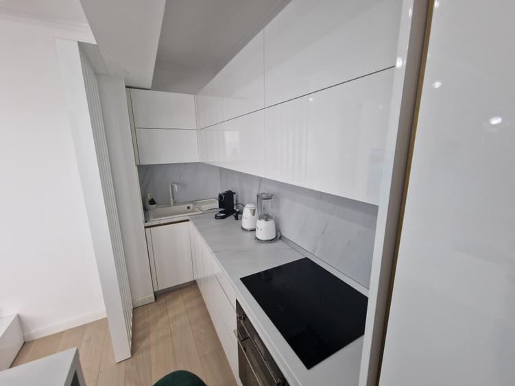 Apartament cu 3 camere decomandat, mobilat în Gara