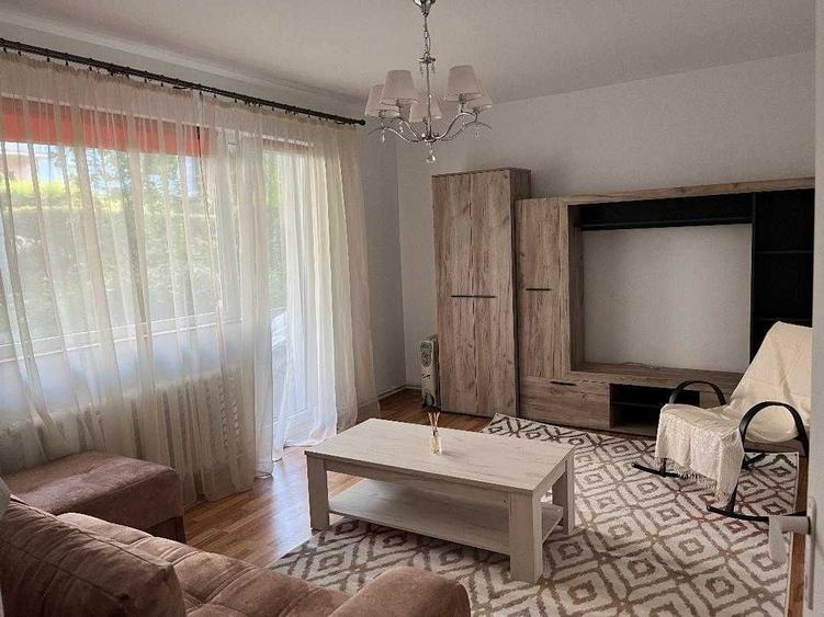 Apartament cu 3 camere decomandat în Dosu Bricii