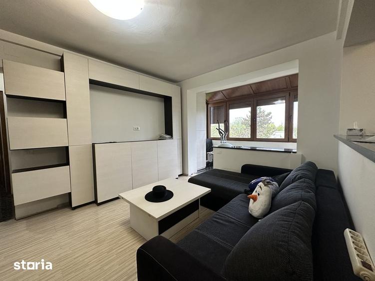 Apartament cu 3 camere semidecomandat în Nord