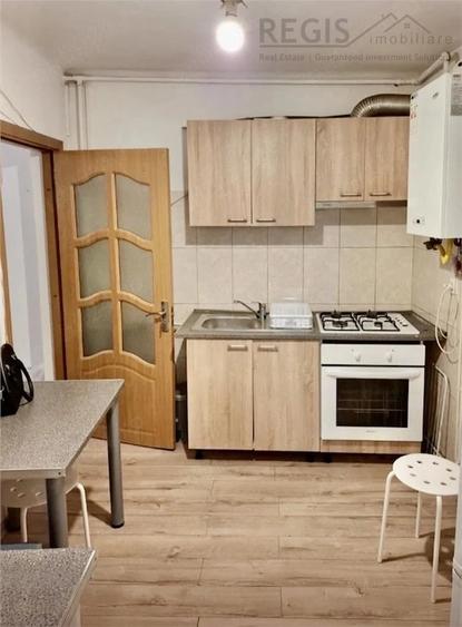 Garsonieră decomandată în Central
