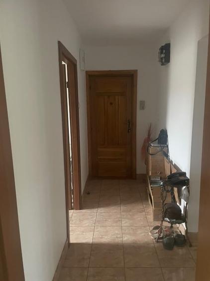Apartament cu 3 camere decomandat, mobilat în Micălaca