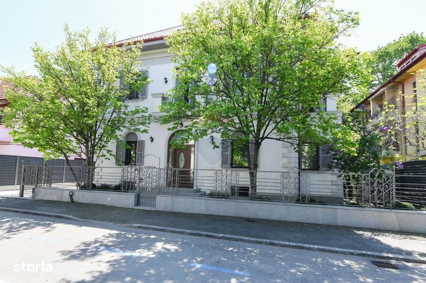 Casă cu 4 camere în Cotroceni