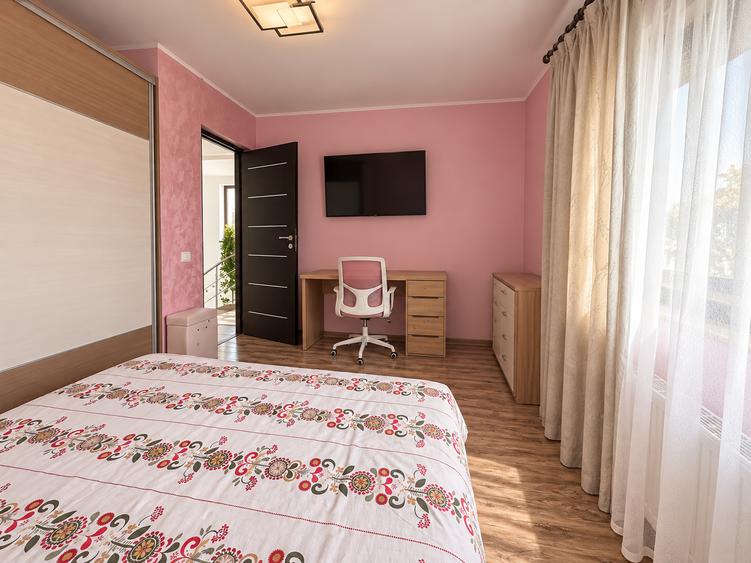 Duplex cu 3 camere cu Canalizare în Domnești
