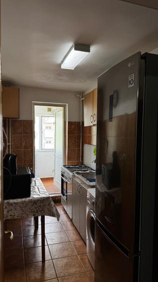 Apartament cu 3 camere decomandat în Independenței