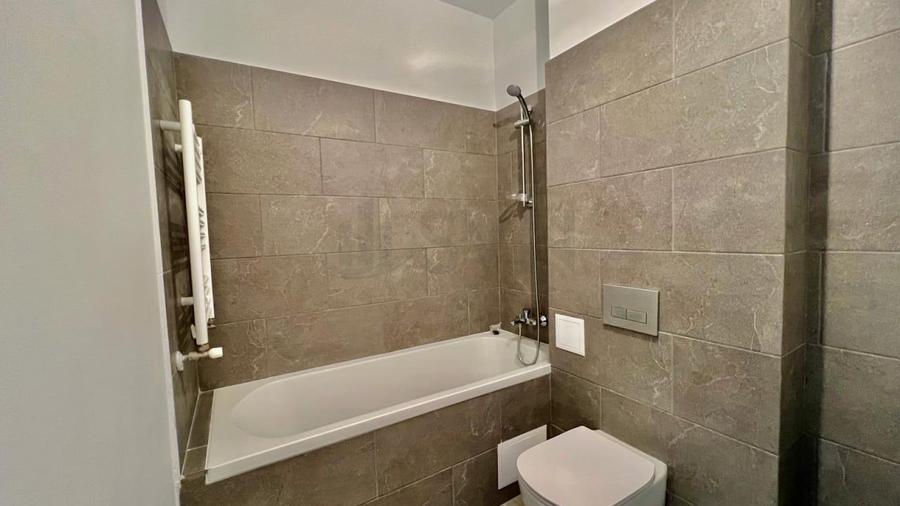 Apartament cu 4 camere decomandat în Bucureștii Noi