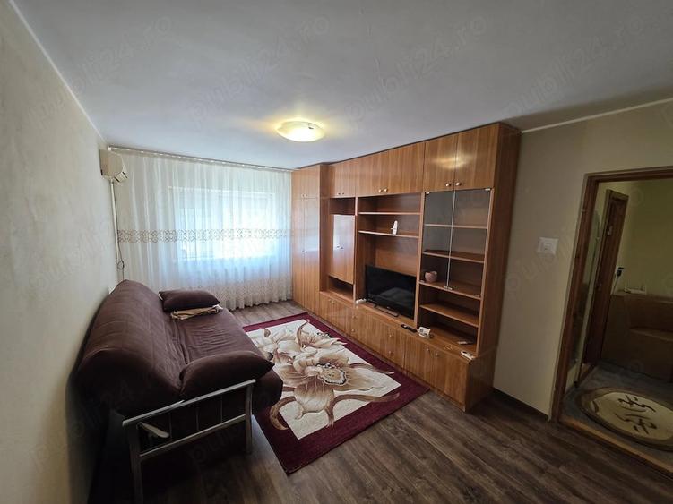 Apartament cu 3 camere decomandat în Micro 17