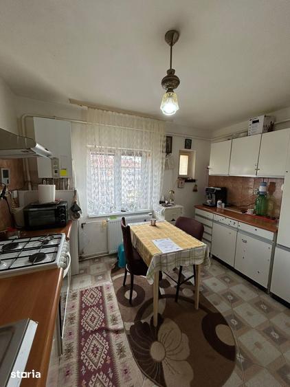 Apartament cu 4 camere decomandat în Sud
