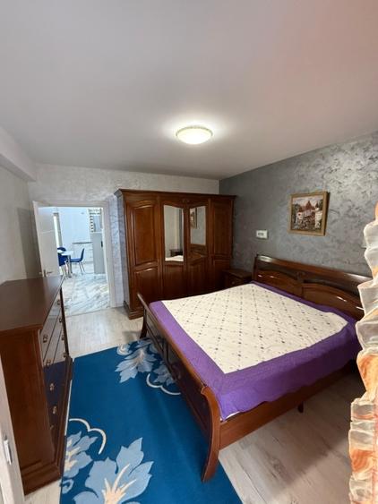 Apartament cu 3 camere semidecomandat, mobilat în Valea Lupului