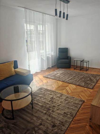 Apartament cu 2 camere decomandat în Tudor