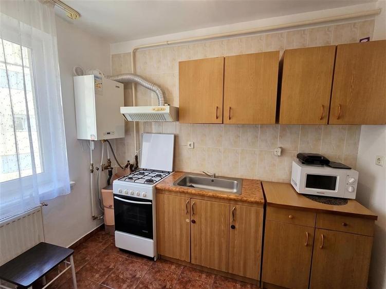 Apartament cu 2 camere decomandat, mobilat în Burdujeni
