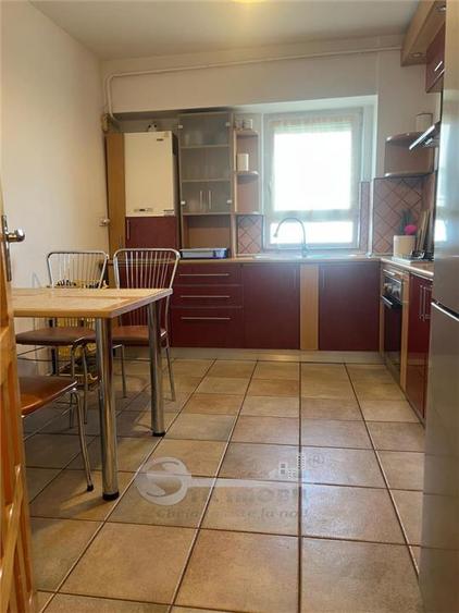 Apartament cu 3 camere decomandat în Nicolina
