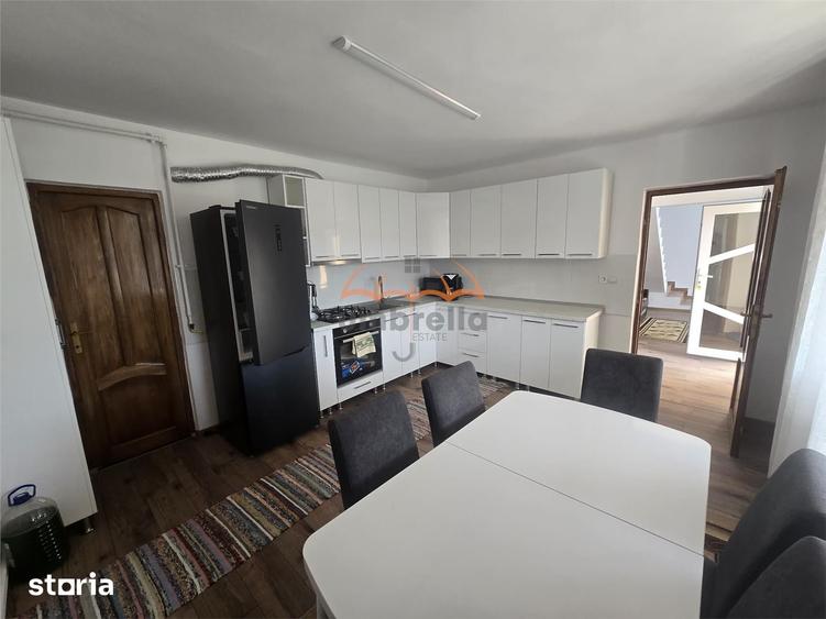 Casă cu 6 camere cu Teren 2424 Mp în Iclod