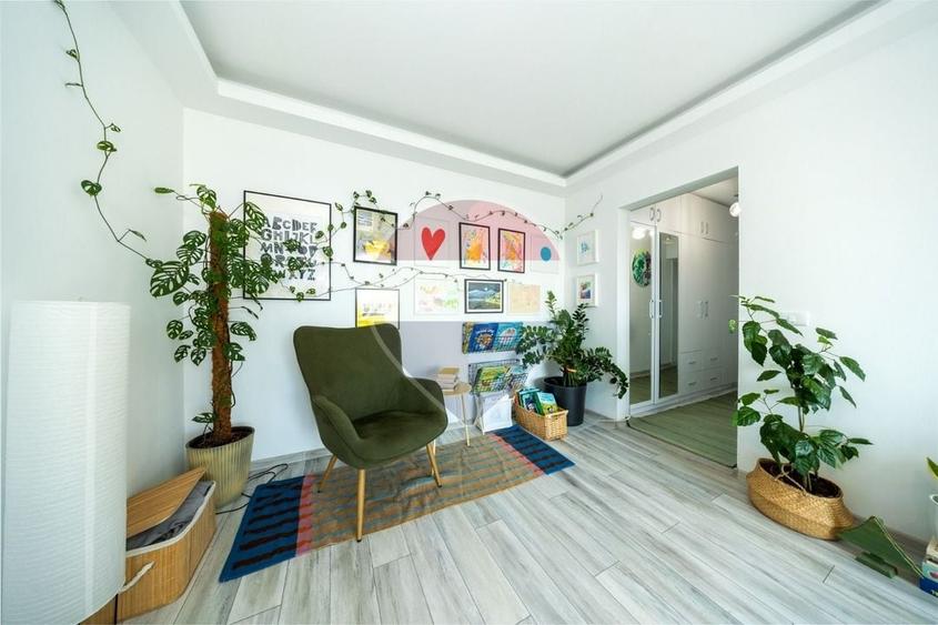 Apartament cu 3 camere semidecomandat în Gării