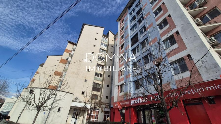 Apartament cu 3 camere decomandat, mobilat în Central