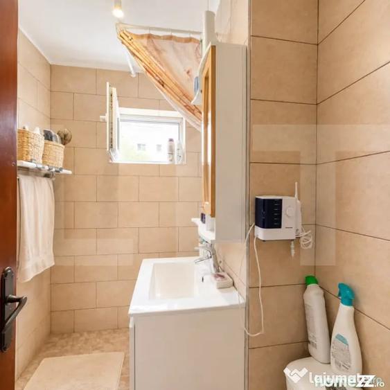 Apartament cu 3 camere semidecomandat în Central