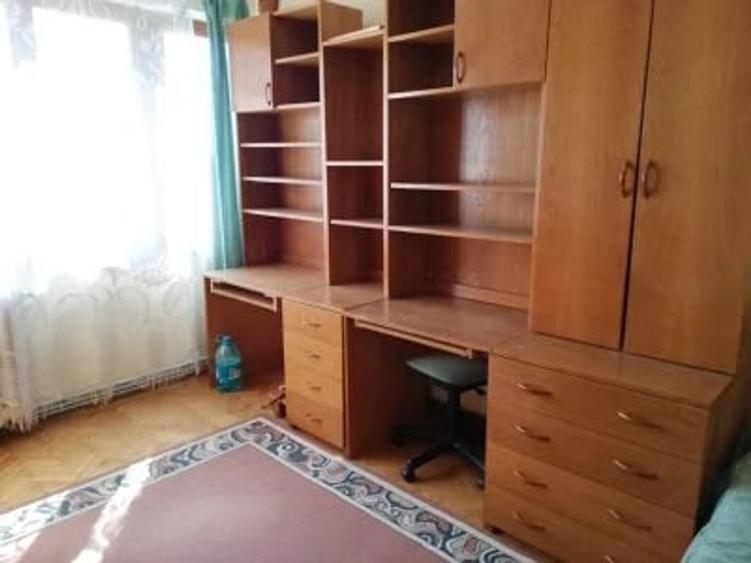 Apartament cu 3 camere decomandat în Aleea Carpați