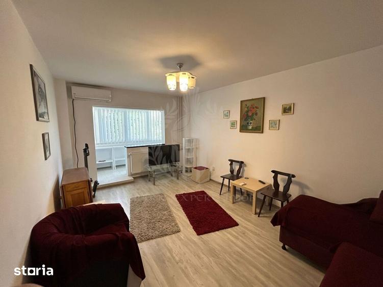 Apartament cu 4 camere decomandat, mobilat în Malu Roșu