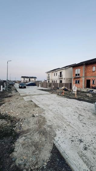 Duplex cu 4 camere cu Teren 357 Mp în Moșnița Nouă