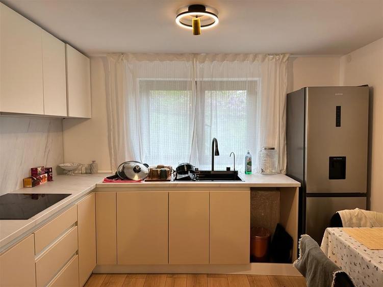 Casă individuală cu 5 camere cu Teren 3029 Mp în Drajna de Sus