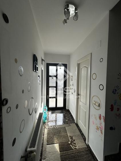 Casă individuală cu 4 camere cu Canalizare în Sud