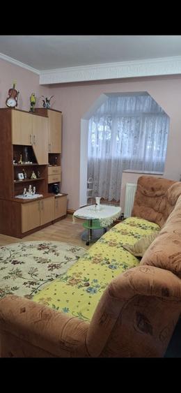 Apartament cu 2 camere semidecomandat în Războieni