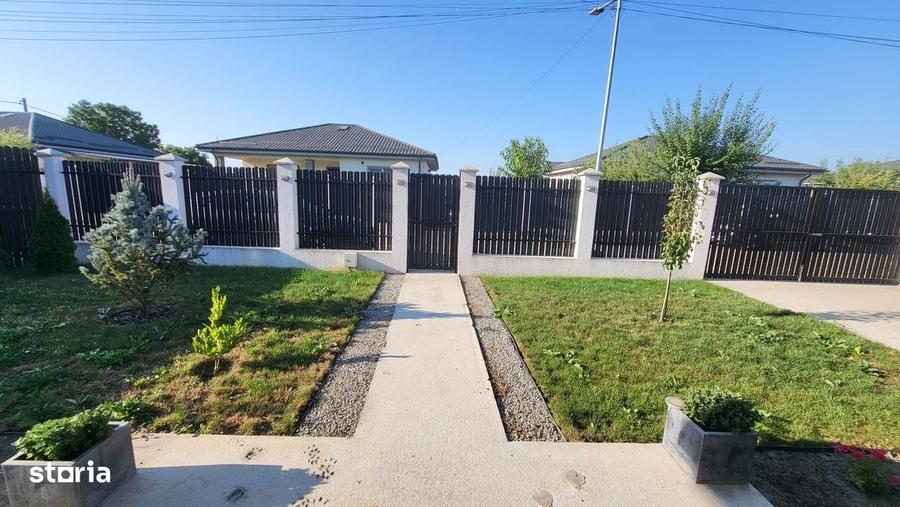 Casă cu 3 camere în Săbăreni