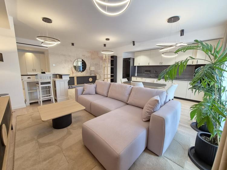 Apartament cu 4 camere decomandat în Iancu Nicolae