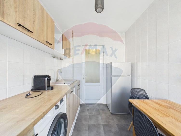 Apartament cu 2 camere semidecomandat, mobilat în Baba Novac