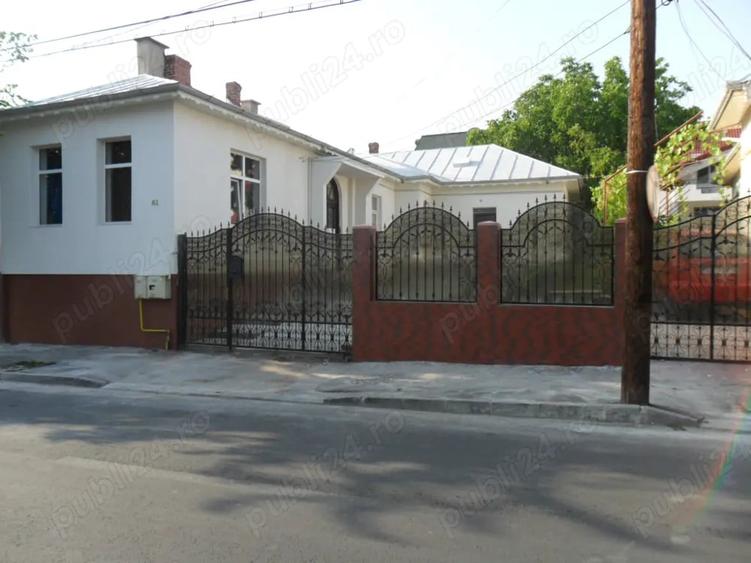 Casă cu 4 camere cu Teren 500 Mp în Central