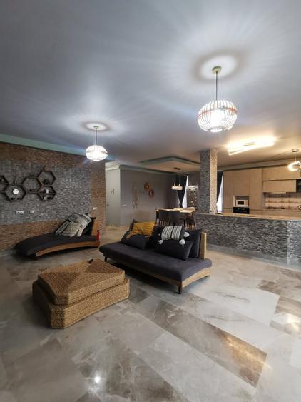 Apartament cu 3 camere decomandat, mobilat în Europa