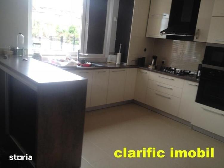Casă cu 4 camere cu Teren 500 Mp în Central