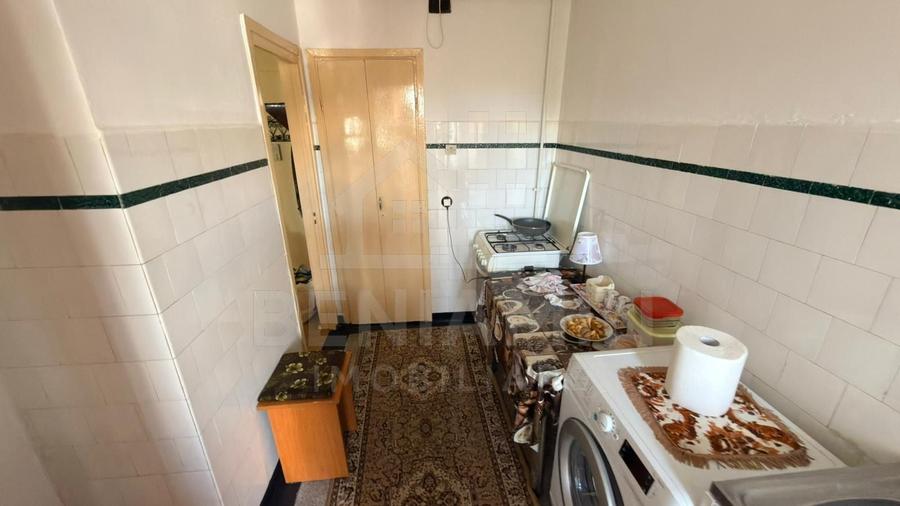 Apartament cu 3 camere decomandat în Valea Rosie