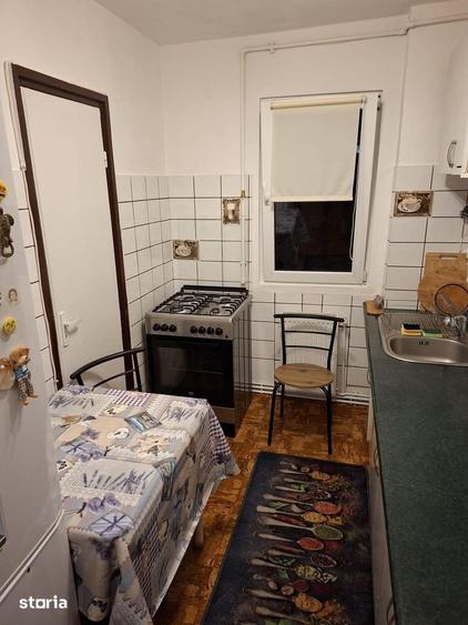 Apartament cu 3 camere semidecomandat în Astra