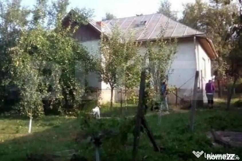 Casă cu 2 camere cu Teren 3673 Mp în Coșeiu