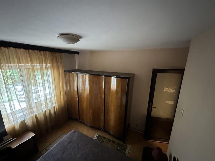 Apartament cu 3 camere decomandat în Păcurari