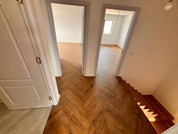 Casă cu 3 camere cu Teren 100 Mp în Central