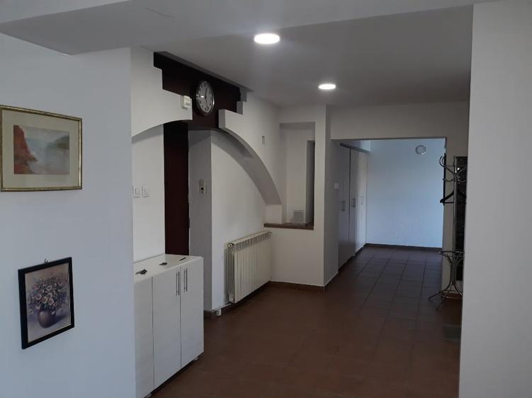 Apartament cu 2 camere decomandat, mobilat în Unirii