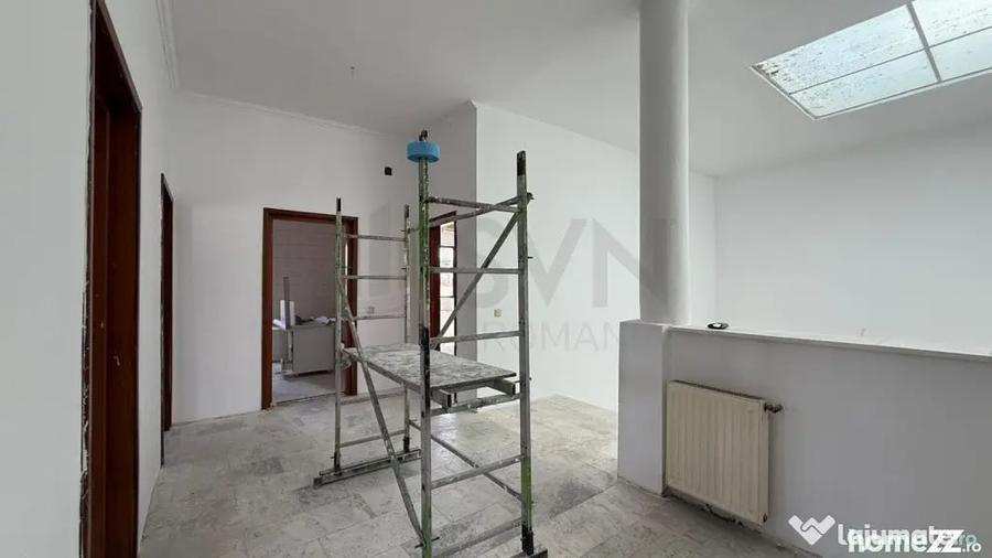 Casă cu 7 camere cu Teren 303 Mp în Domenii