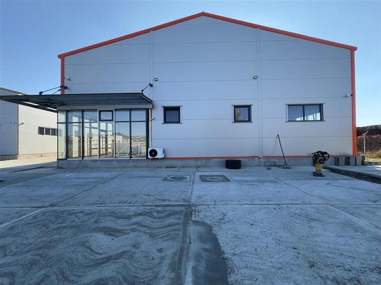 Spațiu industrial, de 583 mp, în Lețcani