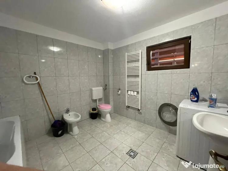 Casă cu 6 camere cu Teren 500 Mp în Firiza