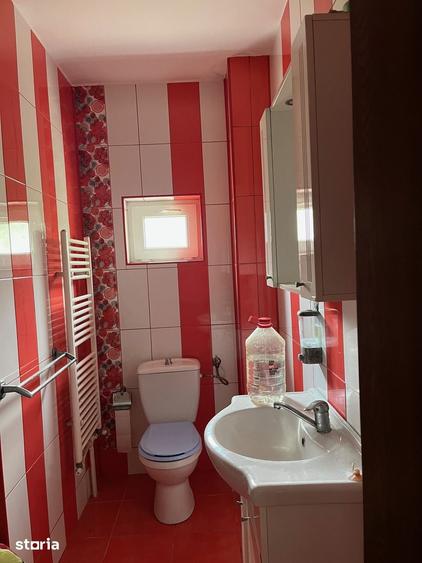 Casă cu 4 camere cu Teren 1035 Mp în Vadu Pașii