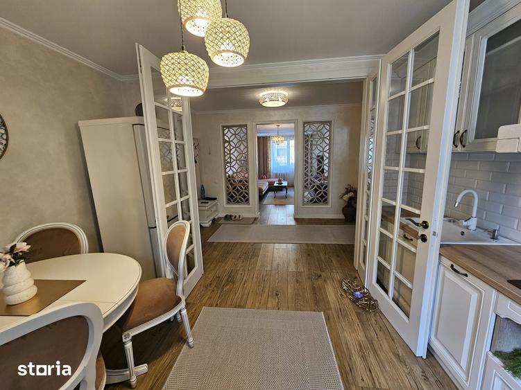 Apartament cu 3 camere decomandat în Central