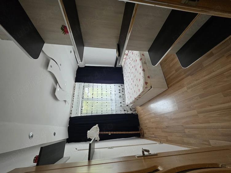 Apartament cu 3 camere semidecomandat în Fizicienilor