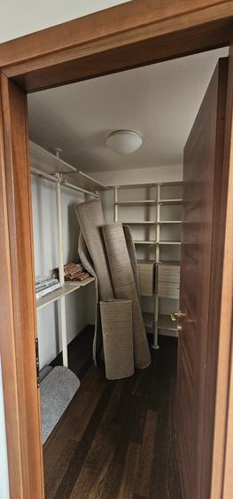 Apartament cu 4 camere decomandat în Barbu Văcărescu