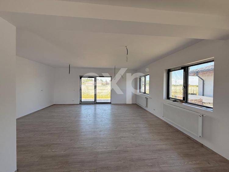 Casă individuală cu 3 camere cu Teren 360 Mp în Crevedia