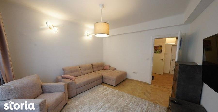 Apartament cu 2 camere decomandat în Centrul Istoric