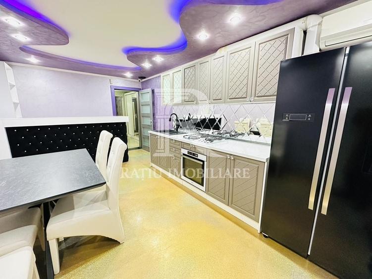 Casă individuală cu 5 camere cu Canalizare în Rogerius