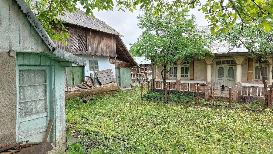 Casă cu Teren 2312 Mp în Ruginești